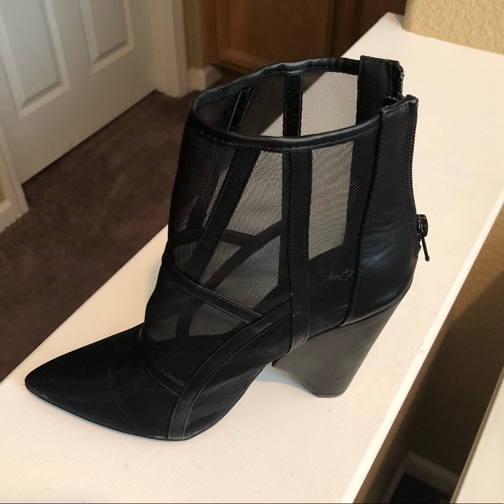 Qupid mesh booties